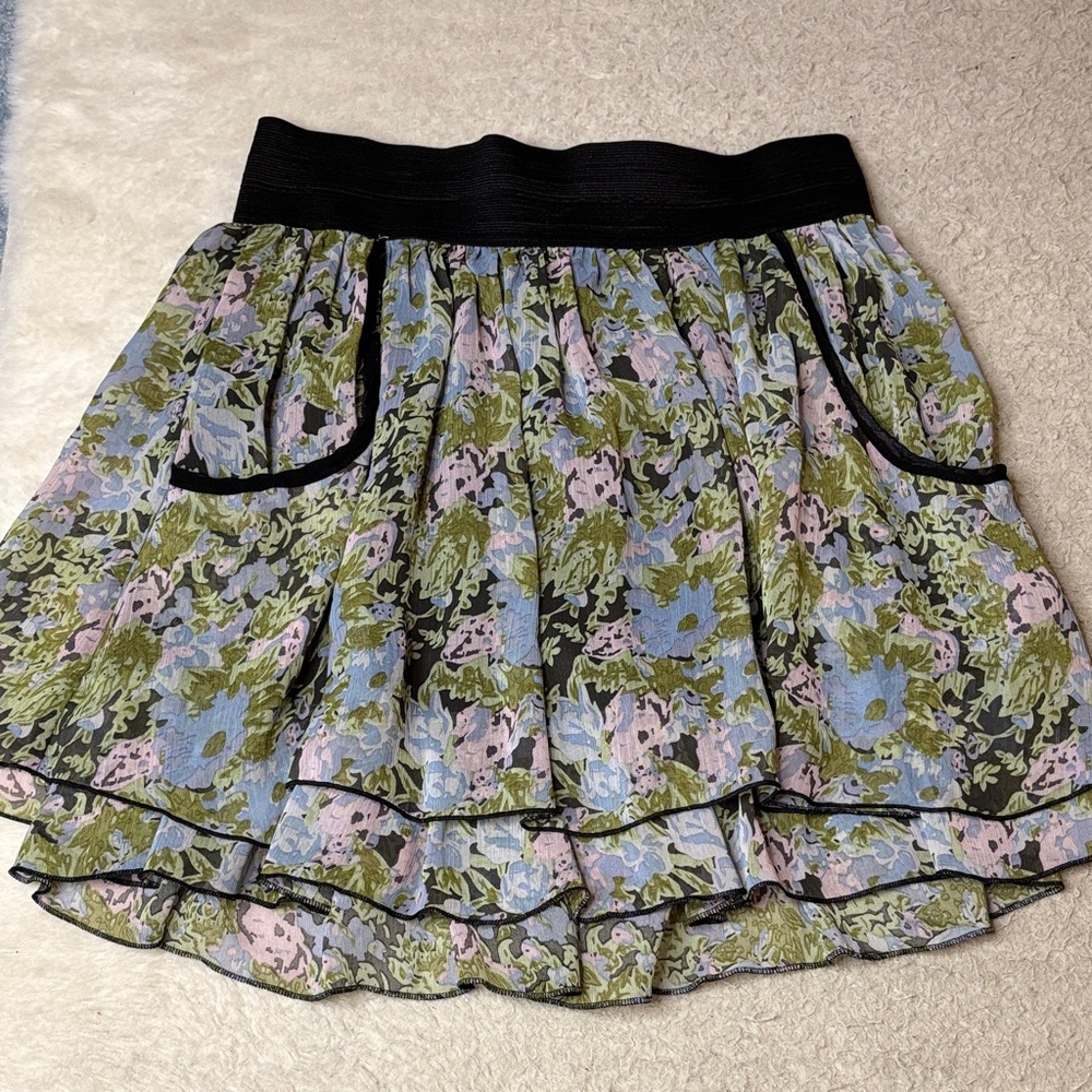 Charlotte Russe Black-Trim Floral Mini Skirt
